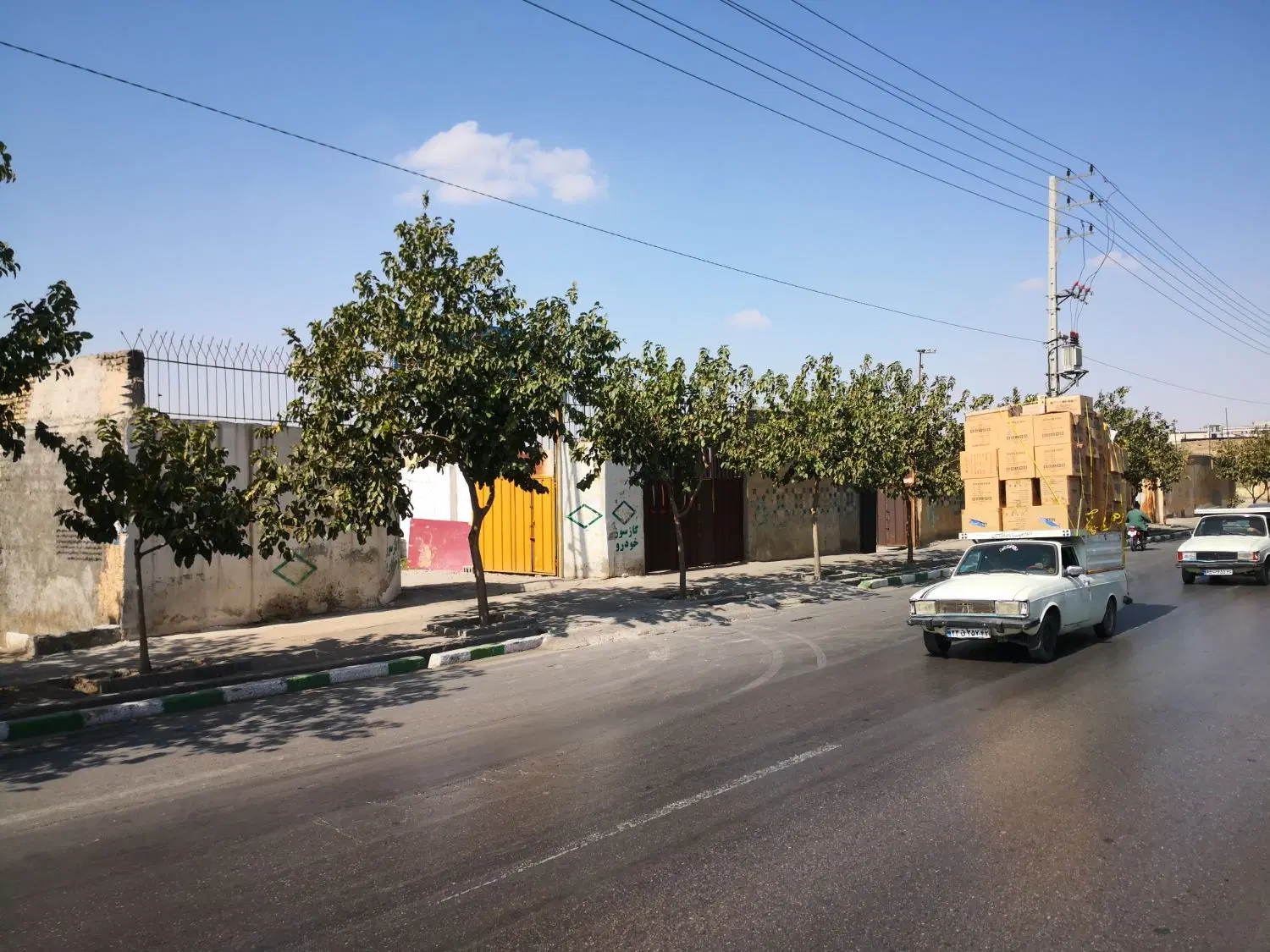 اجاره سالن حاشیه صدمتری