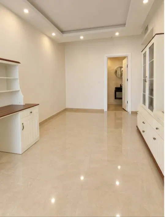 واحد ۱۳۱ متر لوکس تاپ لو‌کیشن  خوش قیمت