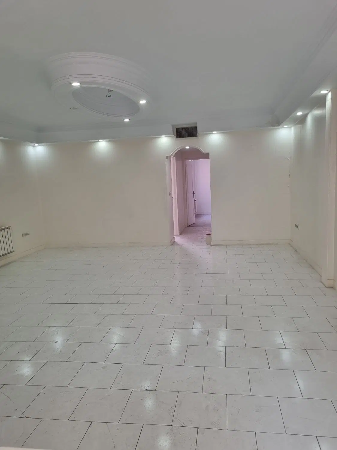 ۸۵ متر دو خواب با انباری واسانسور طبقه چهارم