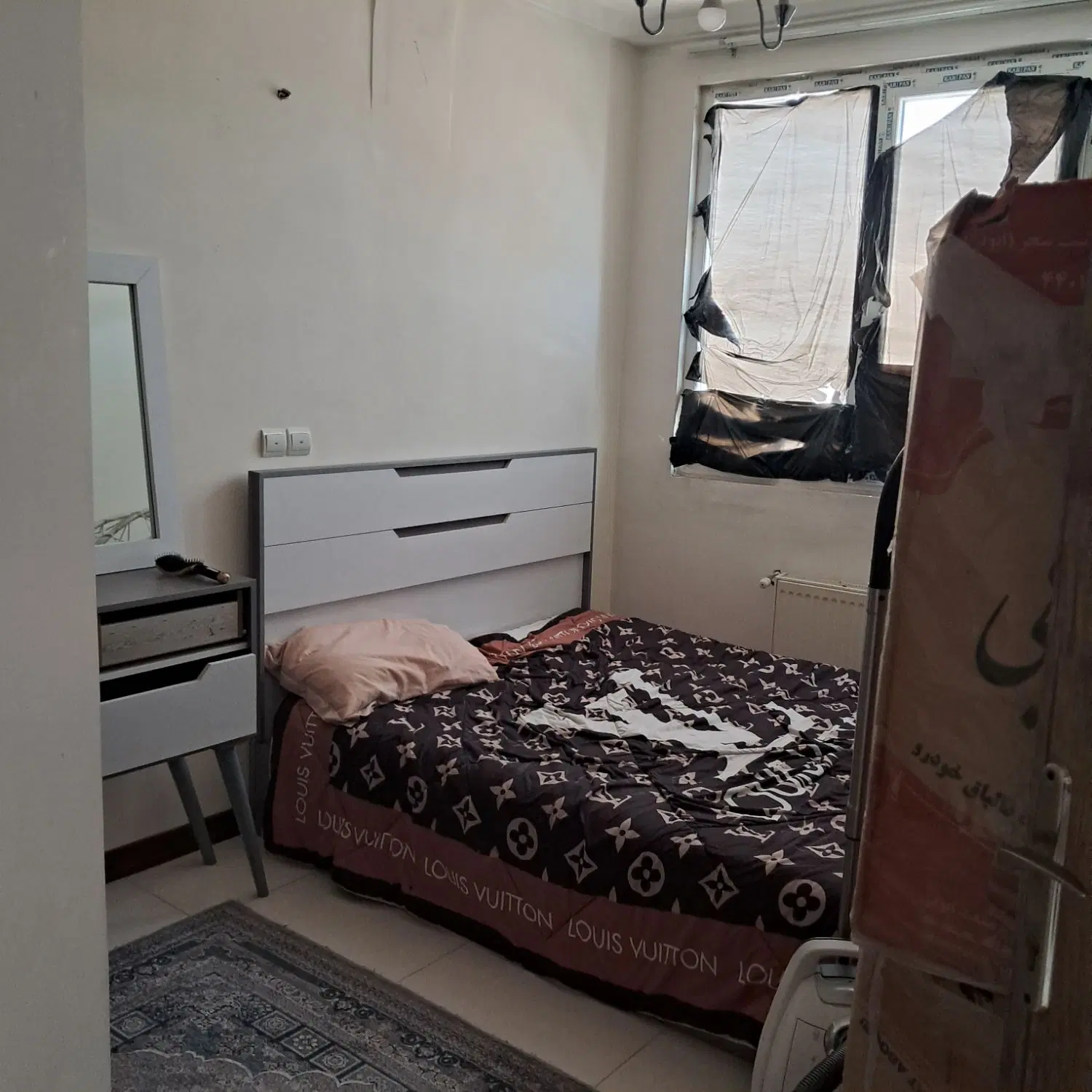 دو خوابه ۱۰۰ متری مطهری جنوبی