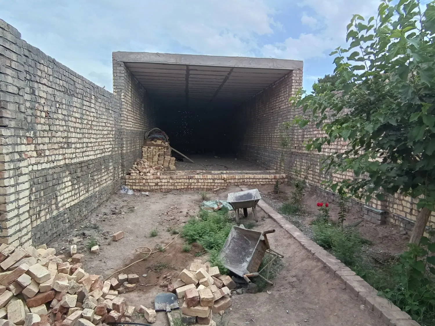 منزل سفت کاری شده ...روستای جنت آباد
