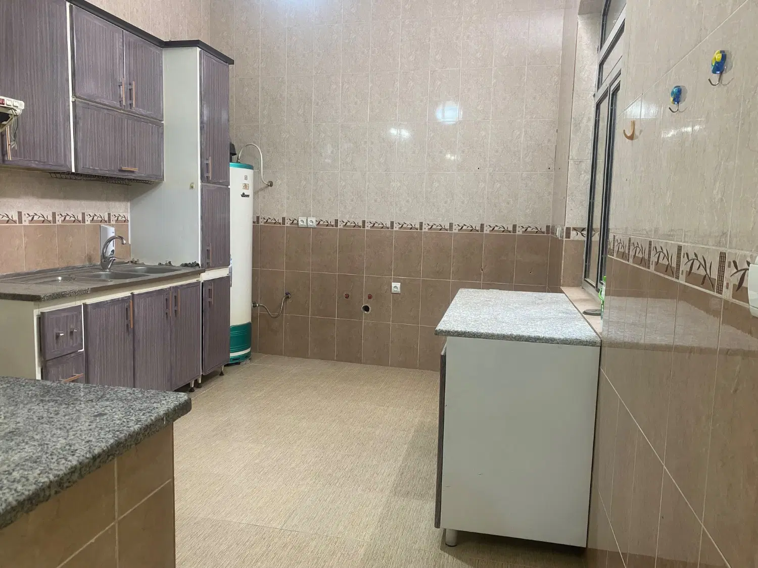 ۱۲۰ متر زیر زمین راه جدا حیاط دار