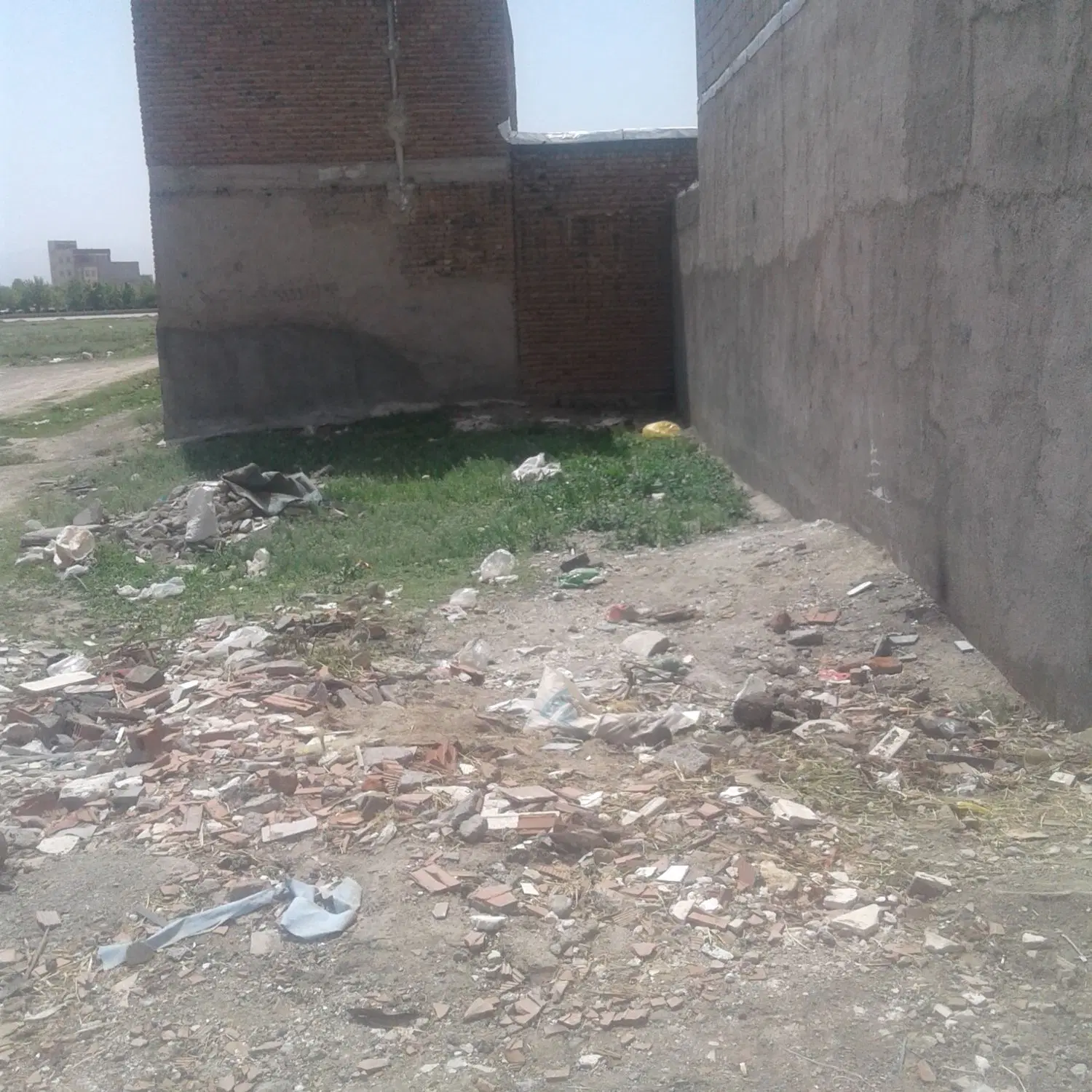 زمین مسکونی