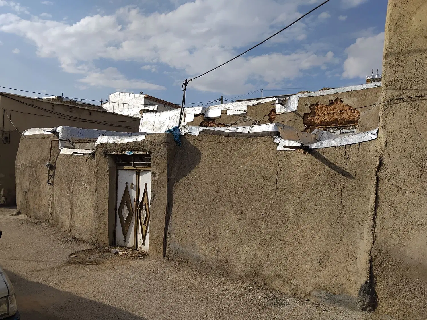 خانه کلنگی ریگ سیاه