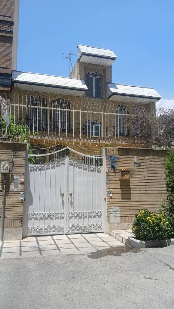 کلنگی شهرک غرب ۲۳۵ متر ساخت یا مشارکت