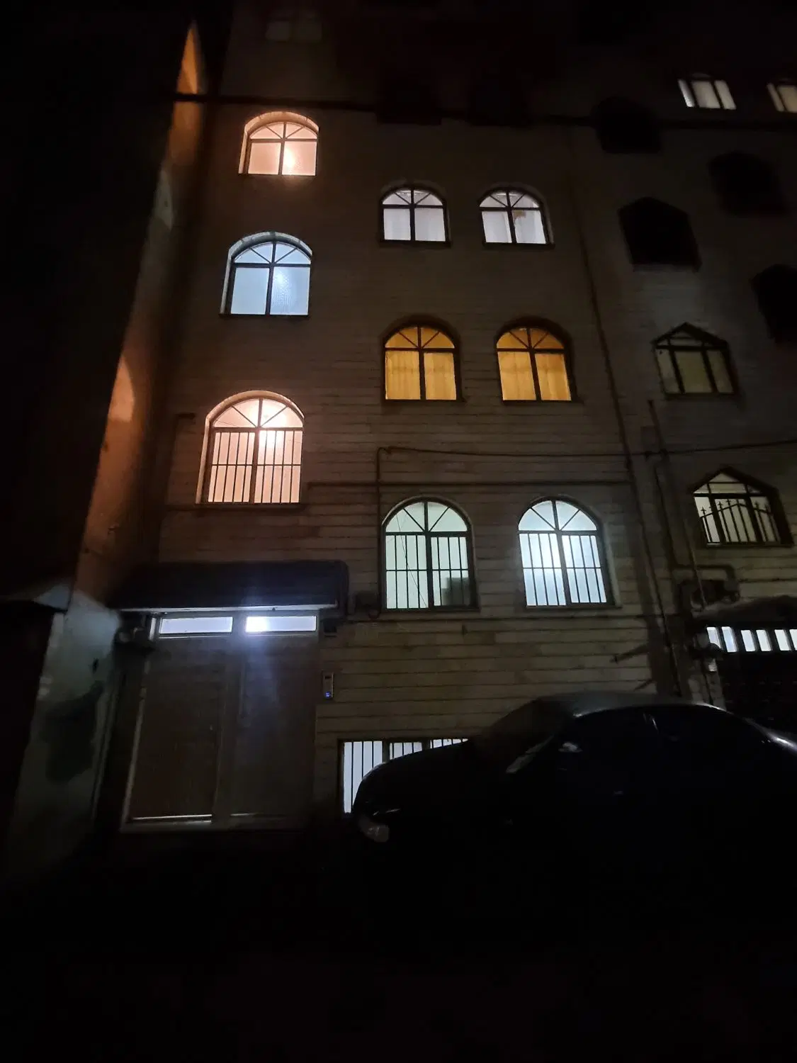 آپارتمان ۴۴ متری واقع در شارق شرقی