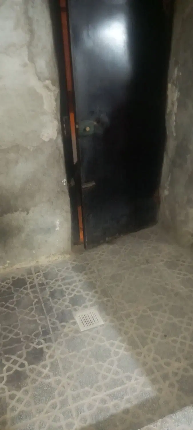انباری حدود ۳۵ متر