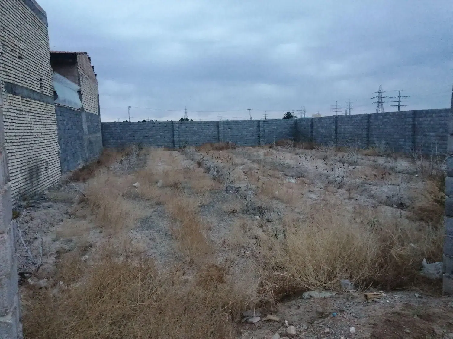 چهار دیواری زمان اباد