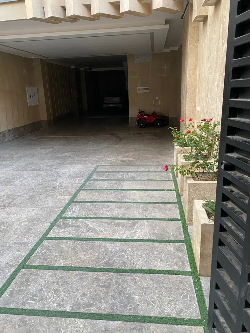 زمین استثنایی بر فردوسی