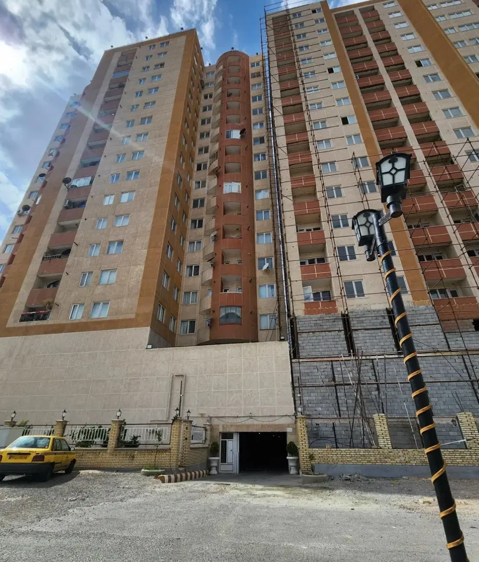 قطعه زمین جنوبی اکباتان
