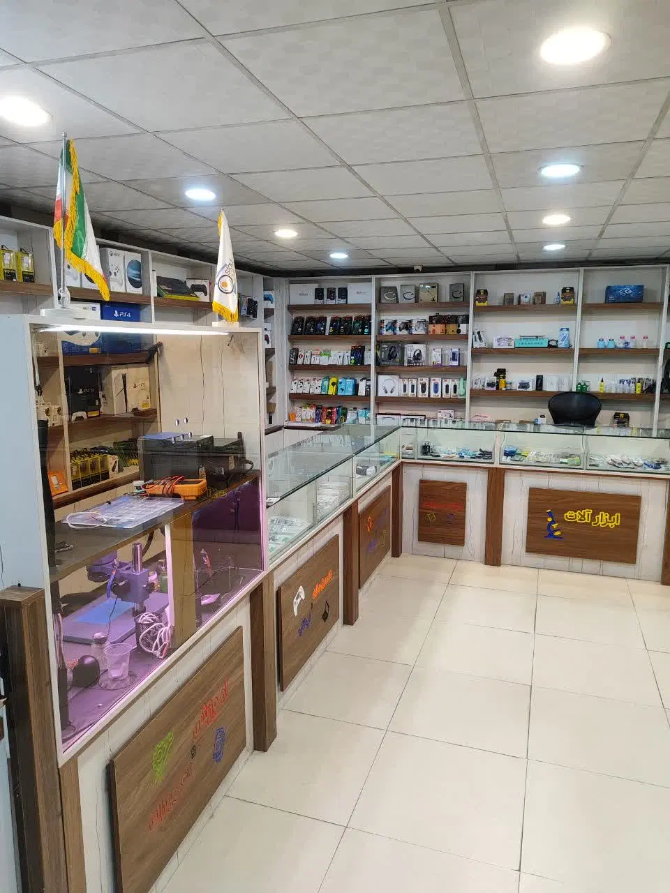 اجاره غرفه موبایل در بهترین لوکیشن کرج