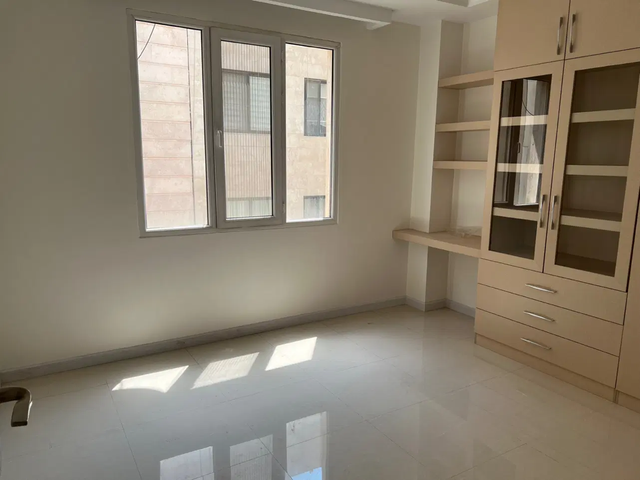 آپارتمان ۱۴۱ متری سعادت اباد
