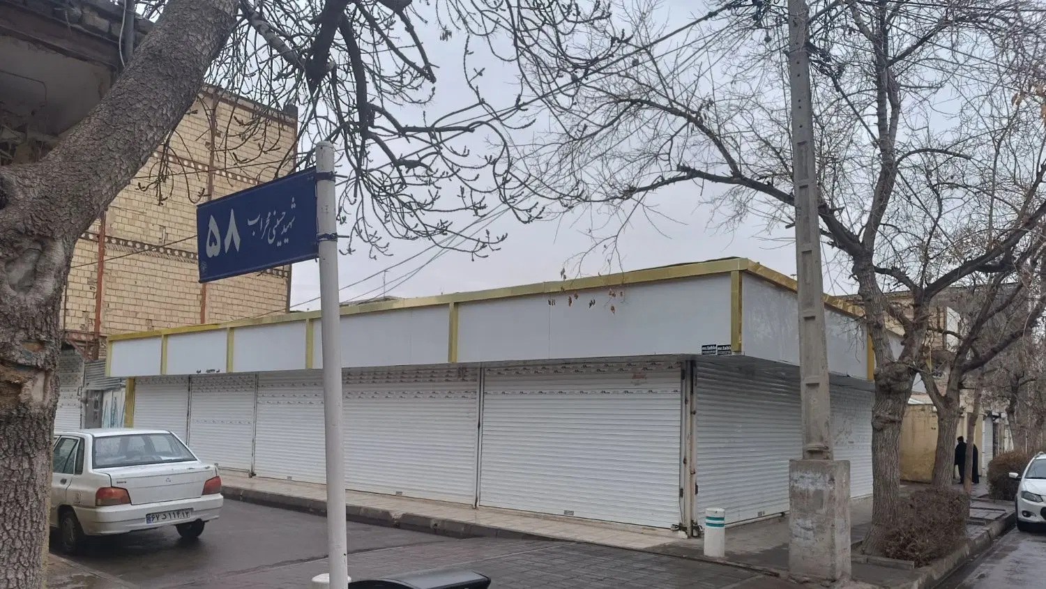 مغازه50متری حاشیه بازار کیف دو نبش
