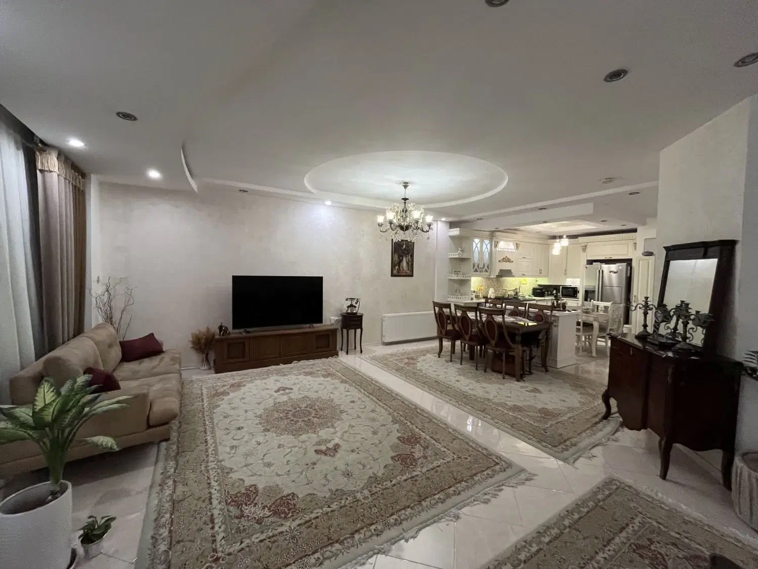 واحد۸۰متری فول بازسازی شده آسانسور پارکینگ اختصاصی