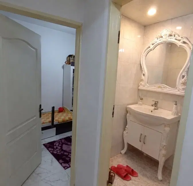 ۶۷ متری سه راه حافظیه