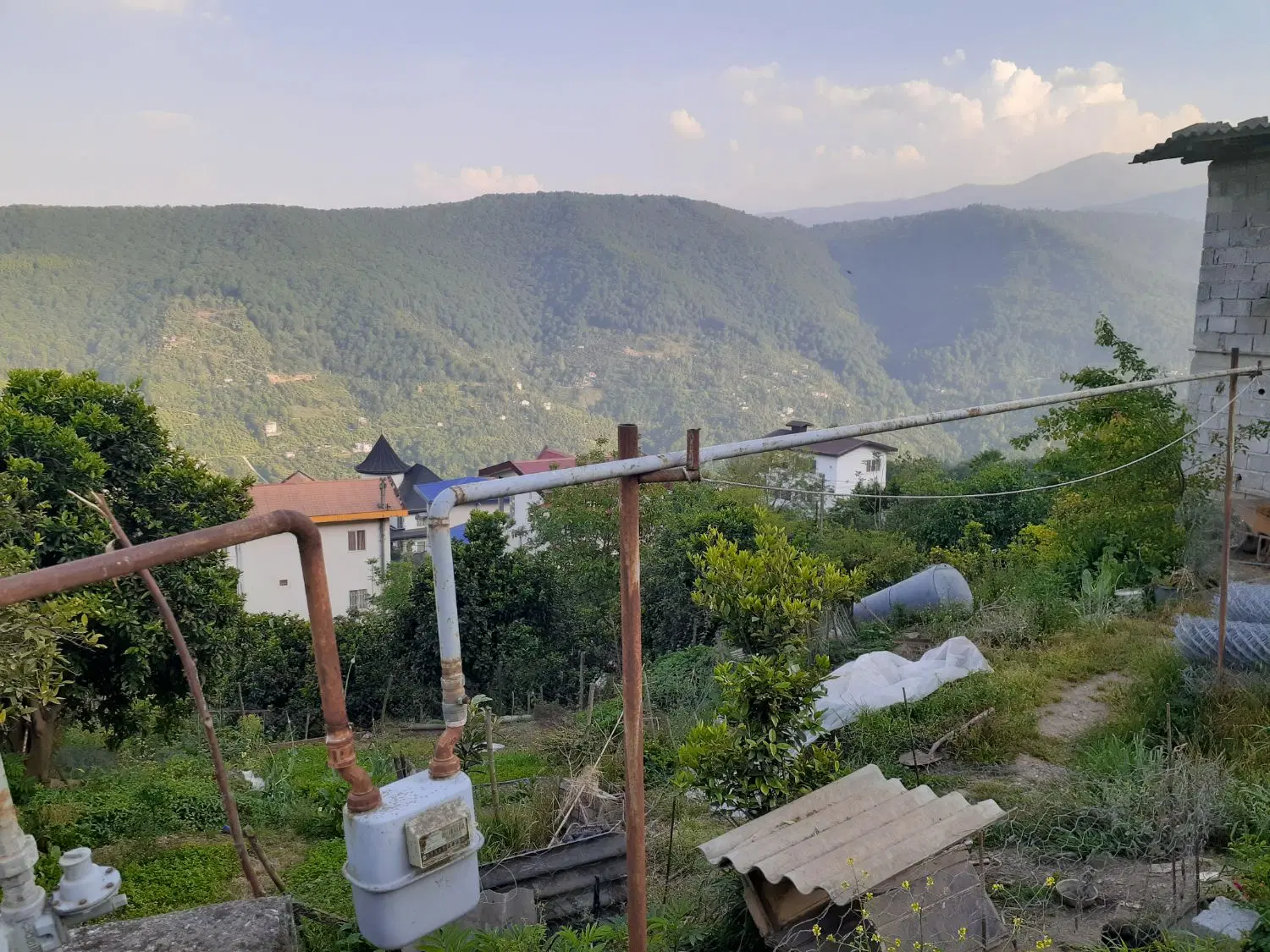 زمین ۱۴۰۰ متر کاملا مسکونی در دالخانی