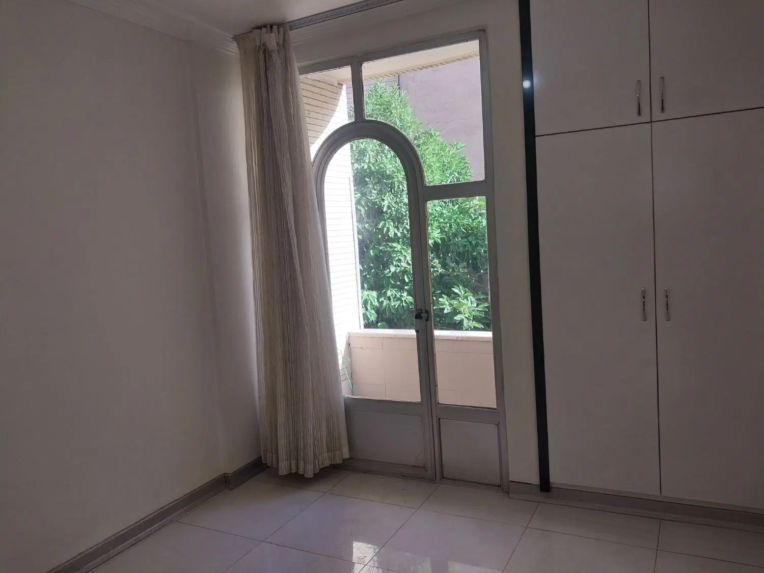 رهن آپارتمان خیابان محتشم کاشانی