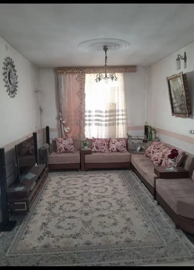 خانه ویلایی۱۲۰ متری دو طبقه روی پارکینگ