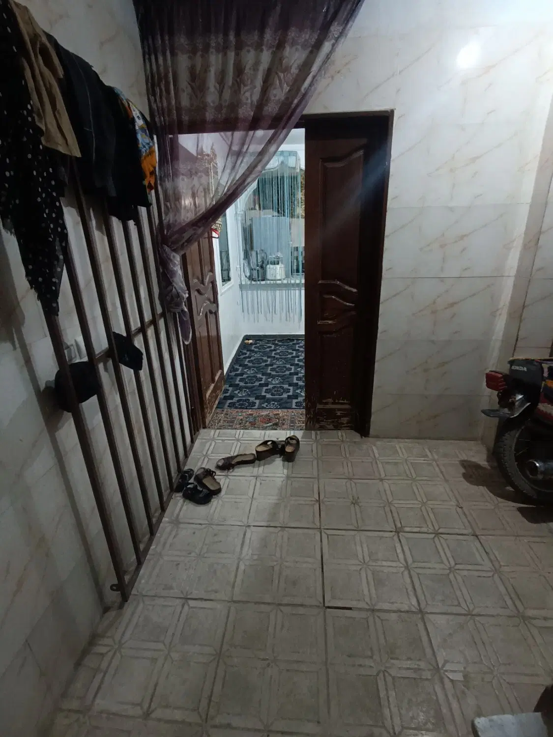 اجاره دو طبقه چهارباغ ملک آباد لوکیشن عالی