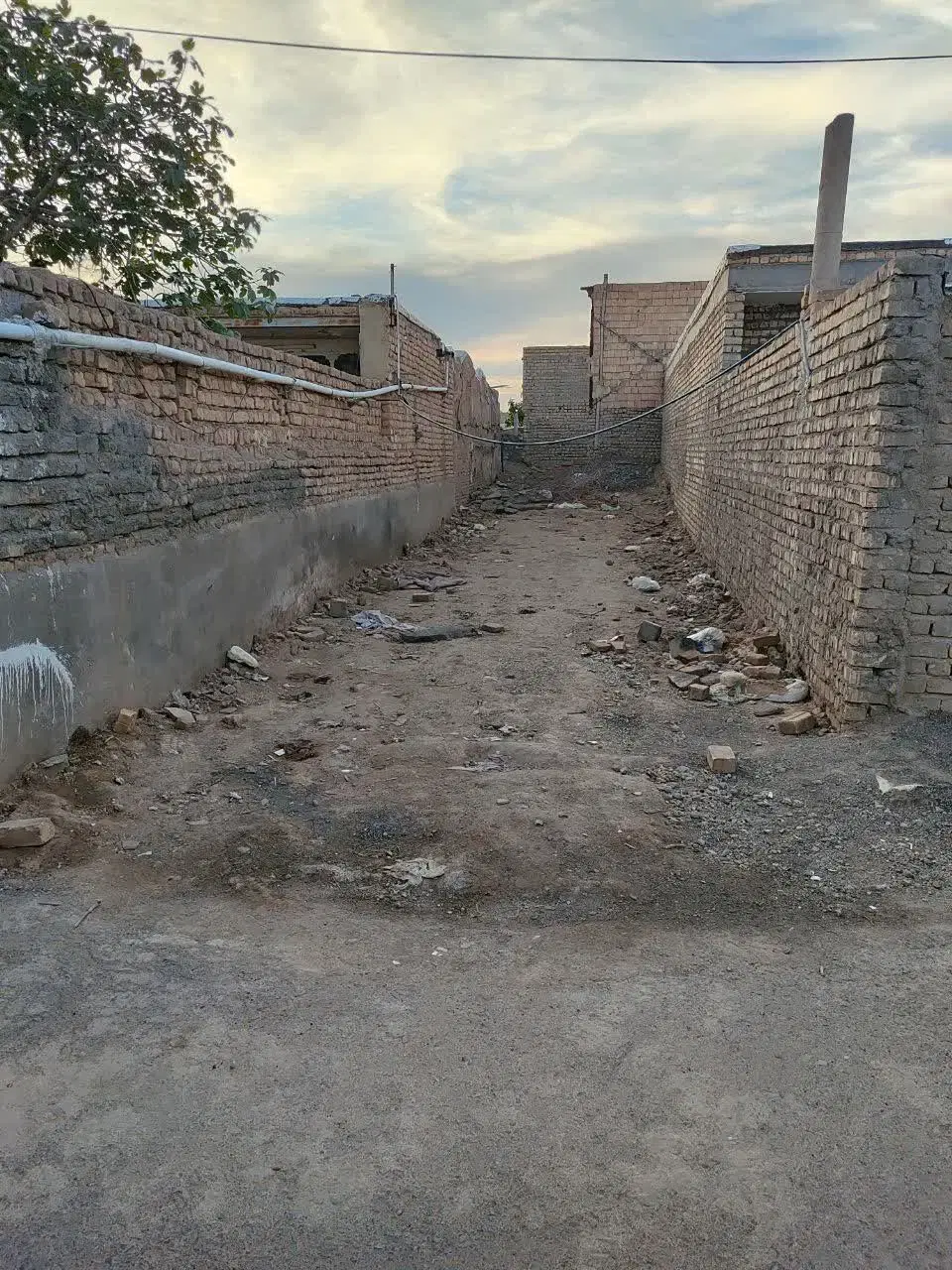 یک قطعه زمین در خورآباد