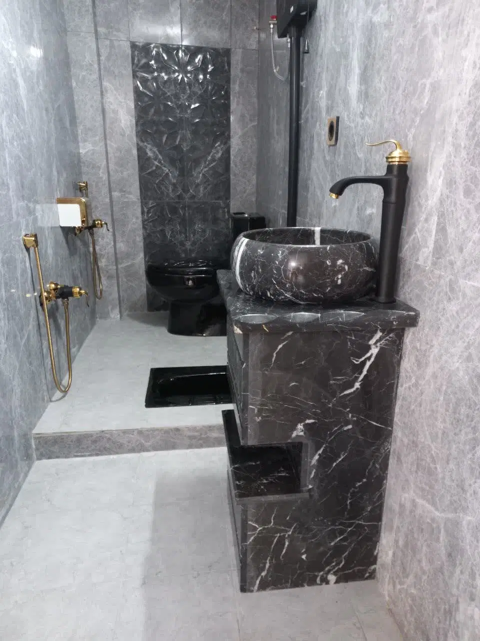 رهن و اجاره آپارتمان 80 متری همکف تمیز