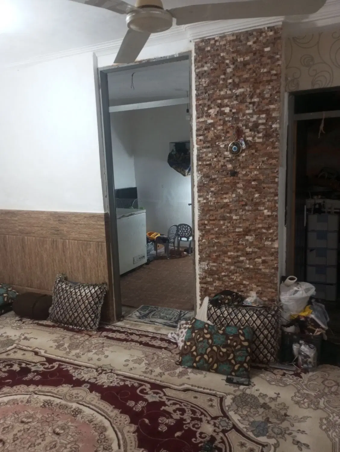 فروش منزل ویلایی حیاط دار و دارای یک مغازه