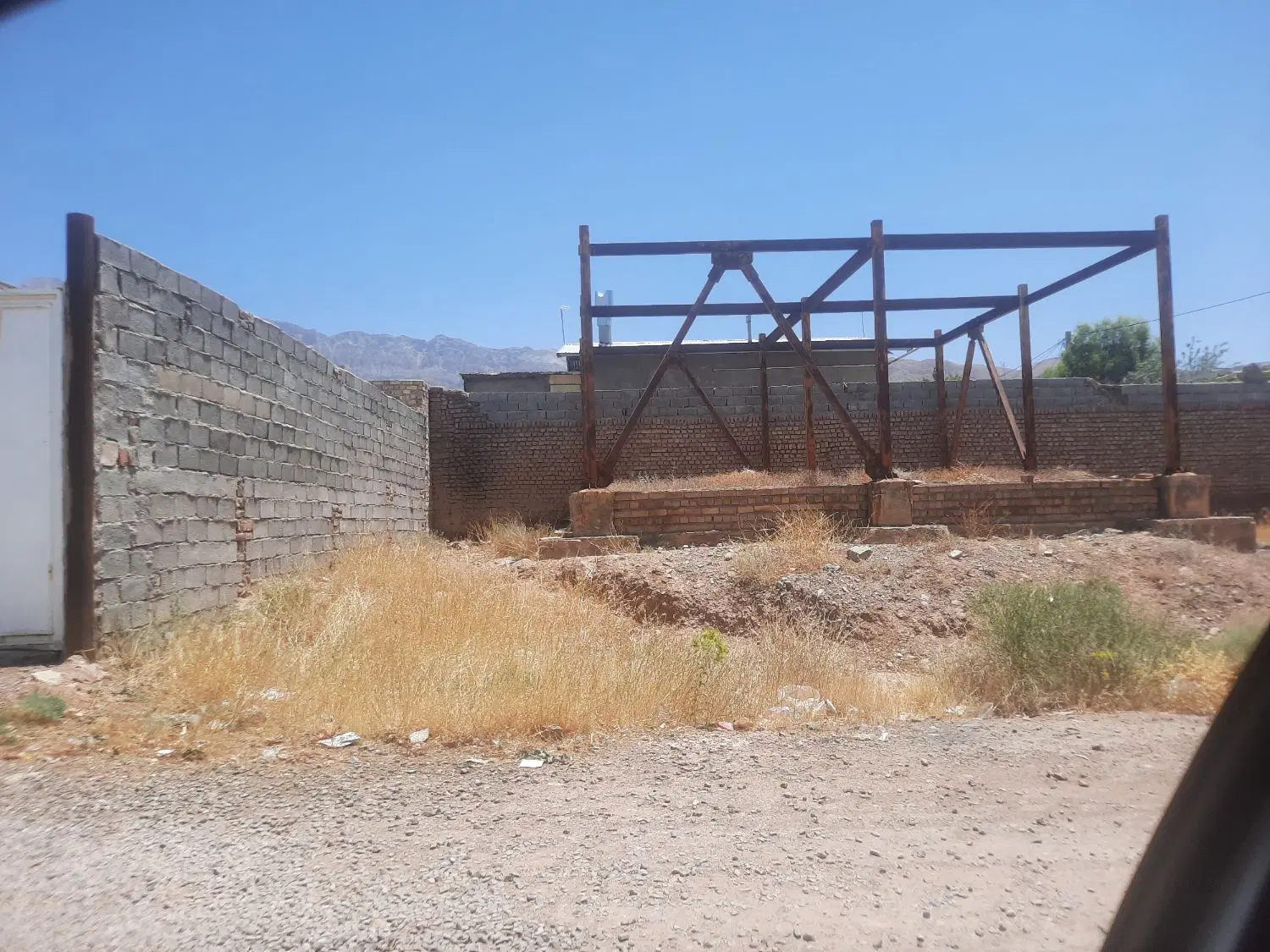 زمین مسکونی
