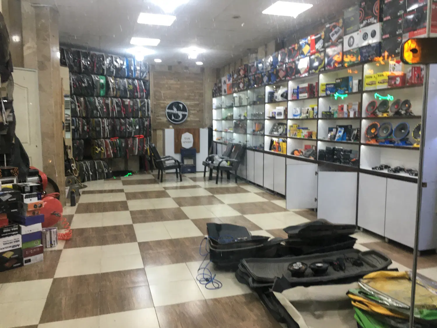 مغازه ۶۸ متری بر امیرکبیر