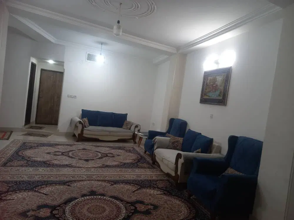 فروش منزل مسکونی ۳ طبقه در  کرند به قیمت ۷۵۰۰