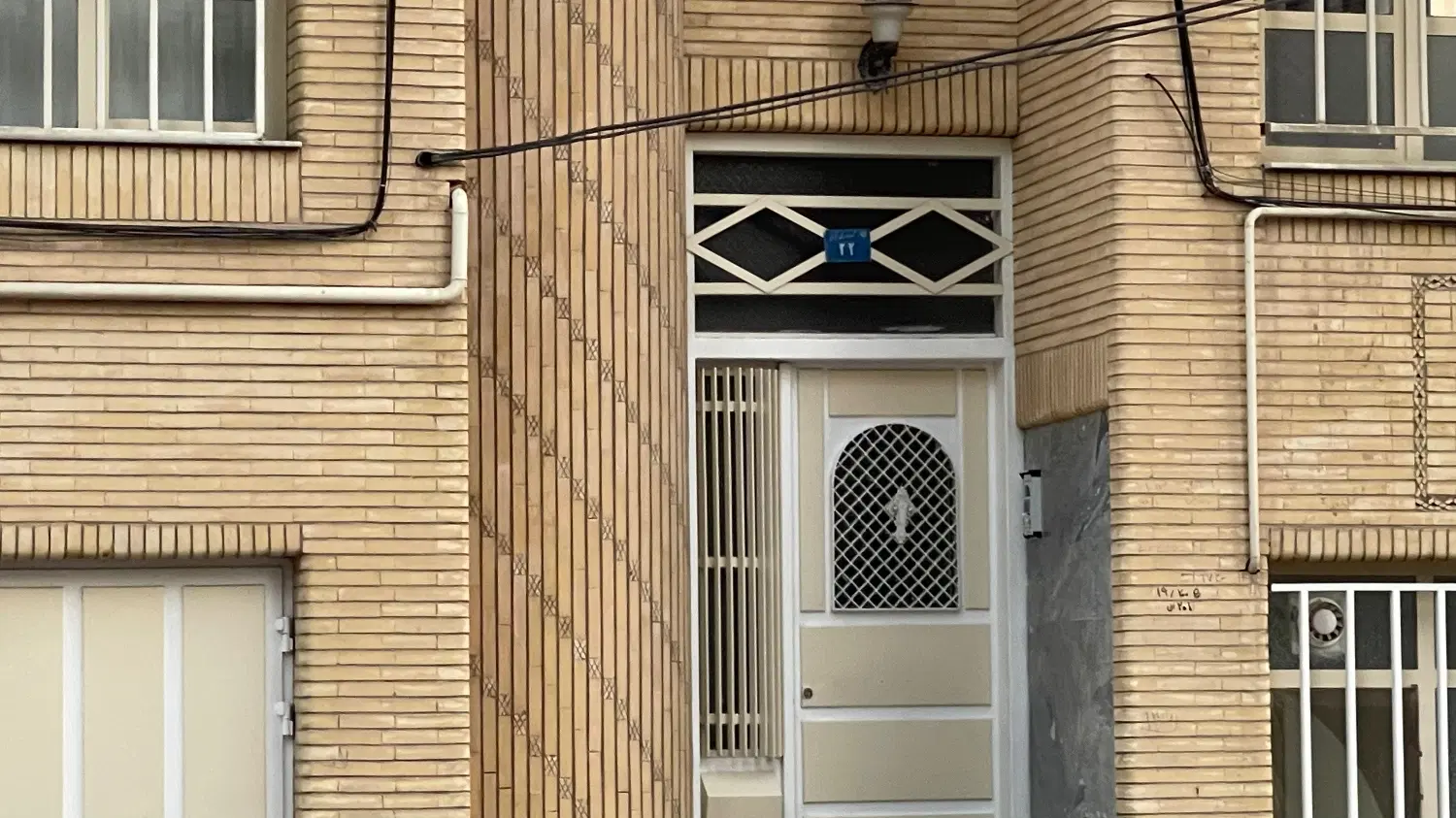 خانه کلنگی ۱۶۲ متری عباسی، مناسب ساخت و قابل نشیمن