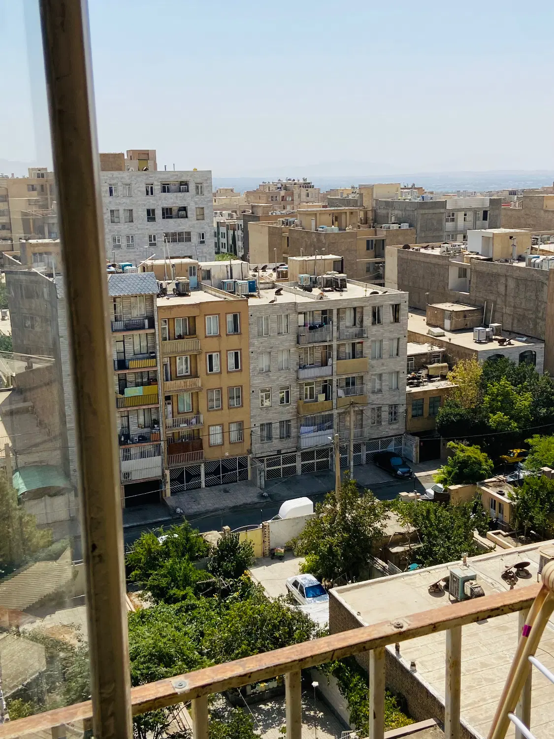جنب پارکینگ عمومی_خیابان اصلی شاهین ویلا_سندتک برگ