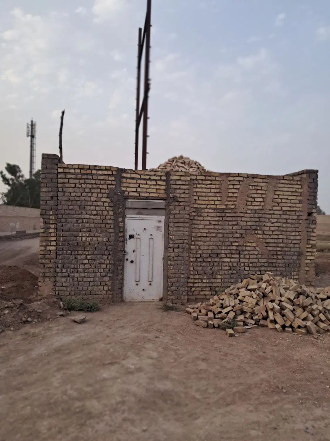 ملک نیمه کاره