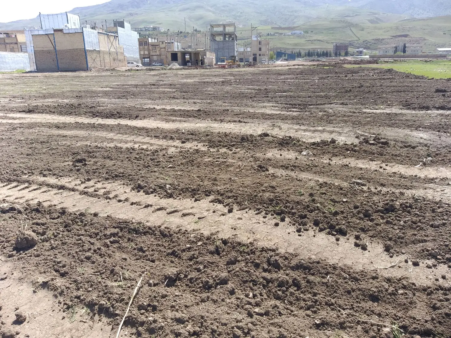 زمین ۲۰۰ متری کوی فدک