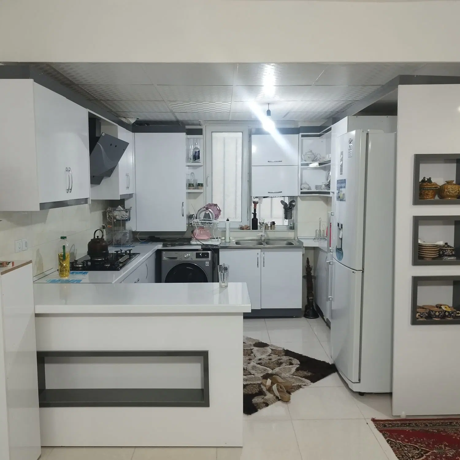 رهن کامل آپارتمان دو خواب فاز یک صدرا