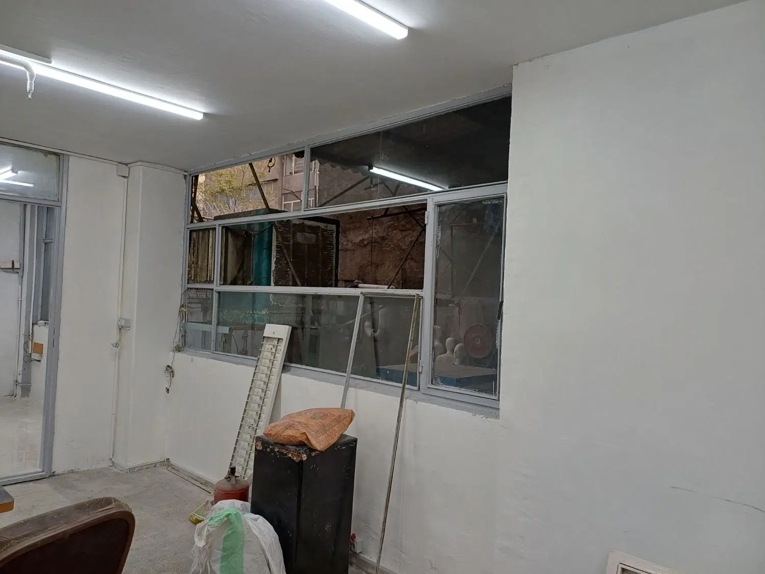 ۱۰۰ متر تجاری انبار تولیدی