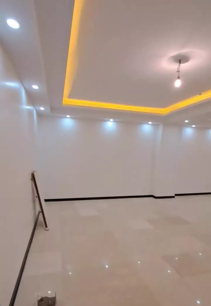 فلکه اول صادقیه ۱۱۸ متر ۲ خواب ۳ ساله فول امکانات