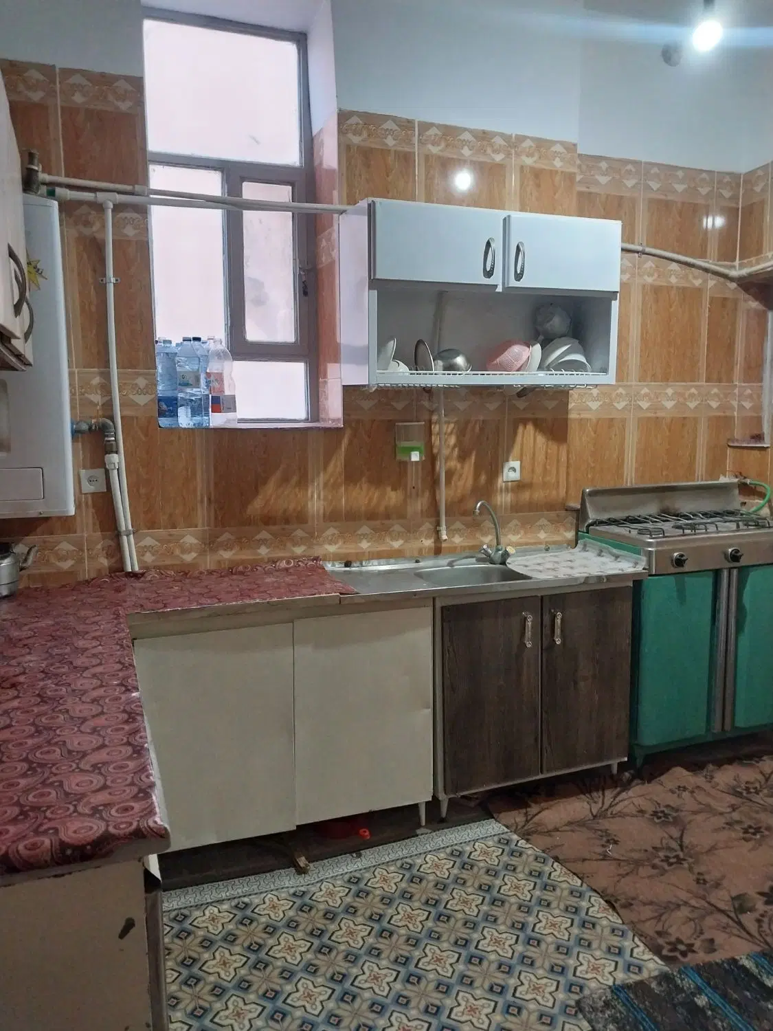 همکف ومنزل ویلاهی وپارکینک بزرگ