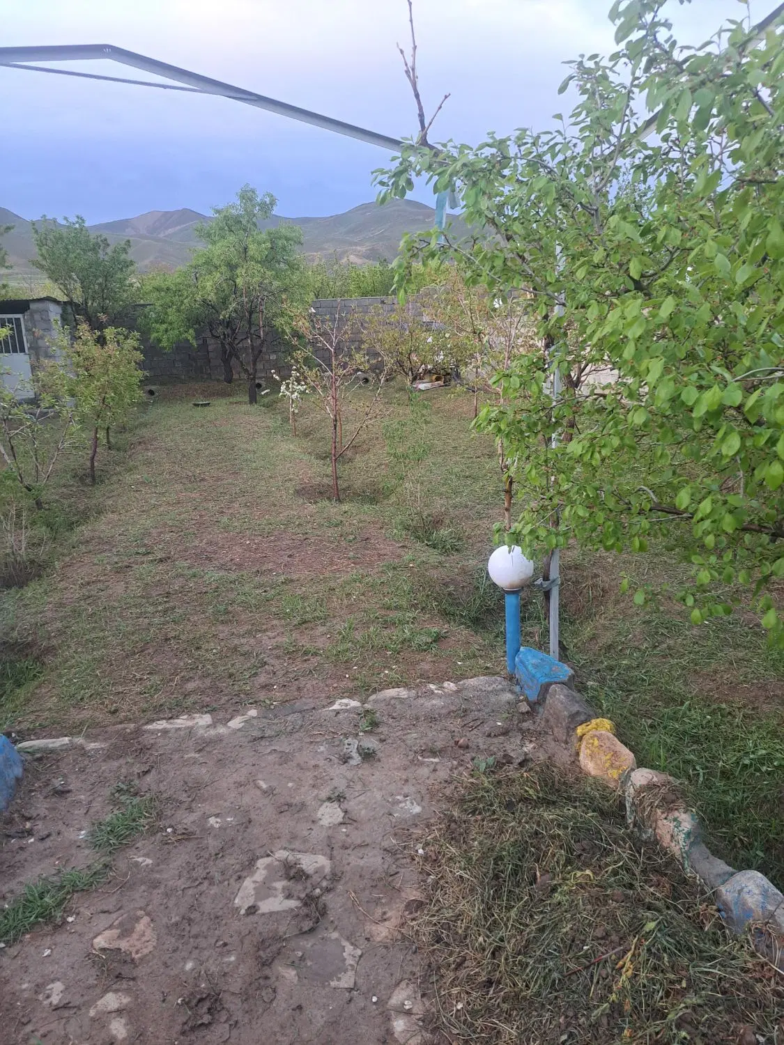زمین در معدن یولی اسپیران
