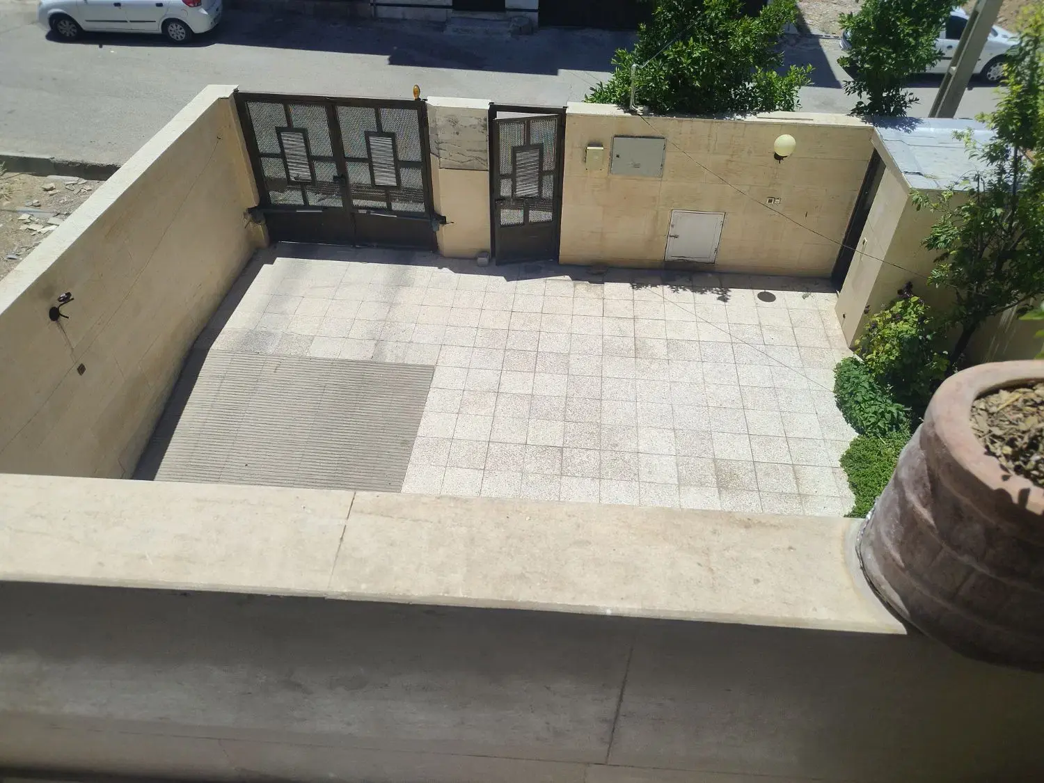 ویلایی طبقه  سه خوابه متراژ بالا صدرا فاز یک