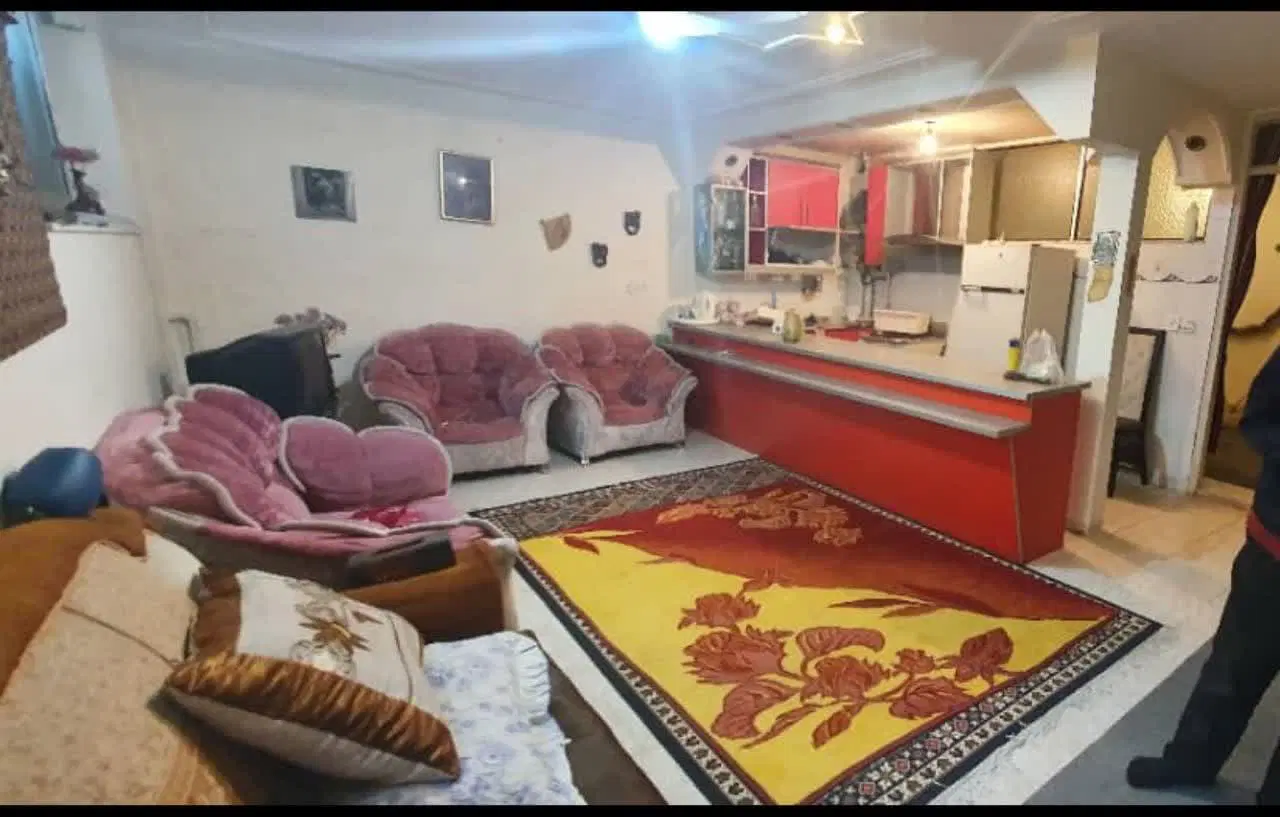 آپارتمان ۶۰ متری_شاخه اصلی_خیابان ۱۳_ نیم طبقه