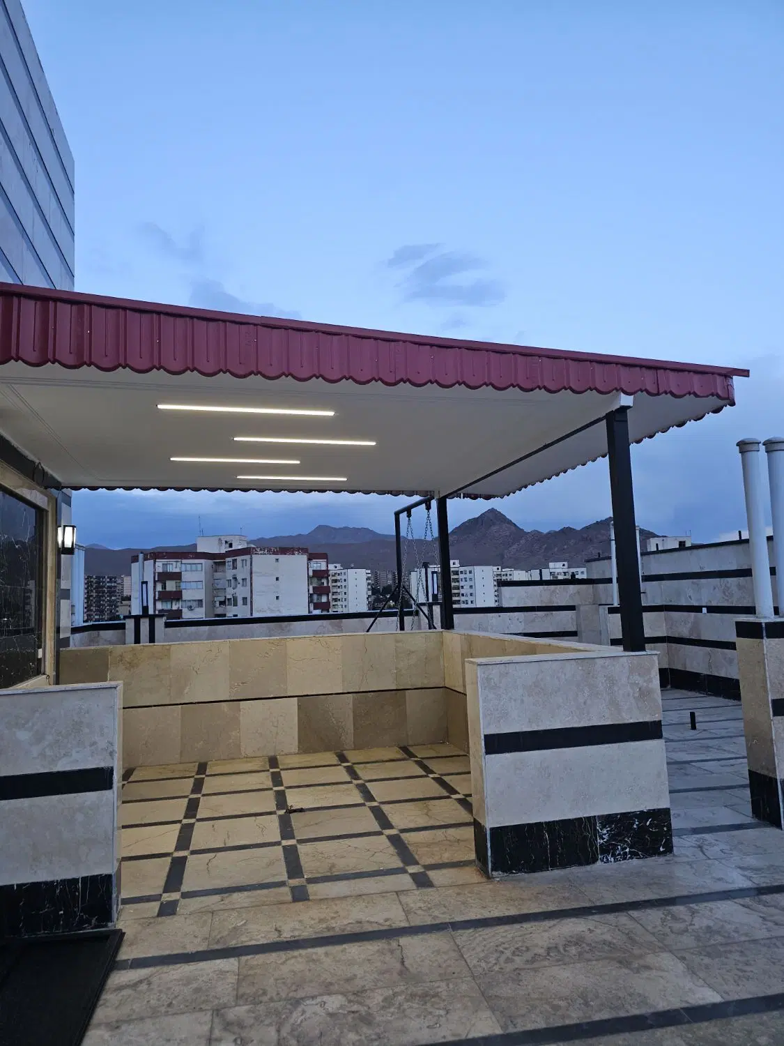 آپارتمان  لاکچری  بدون  مالک
