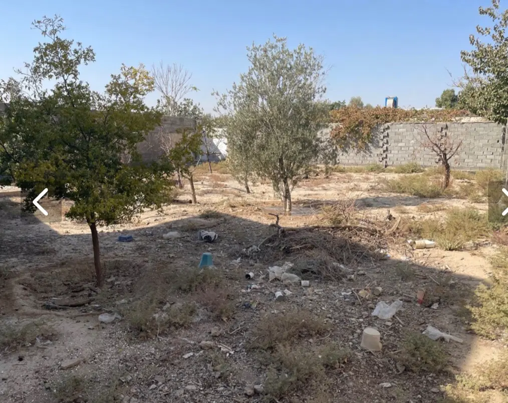 ۴۰۰ متر چهاردیواری با درخت ۱۰ ساله در ایجدان