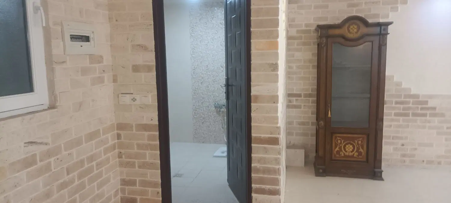 یک واحد آپارتمان زیر همکف