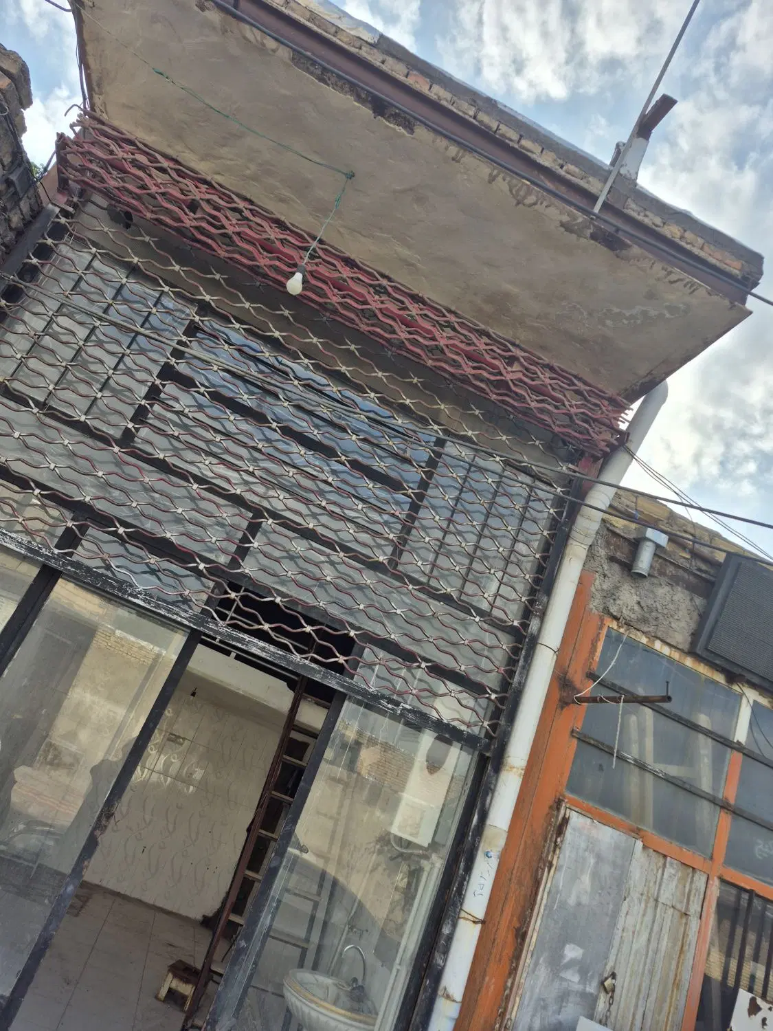 اجاره مغازه واقع درخیابان ولیعصر