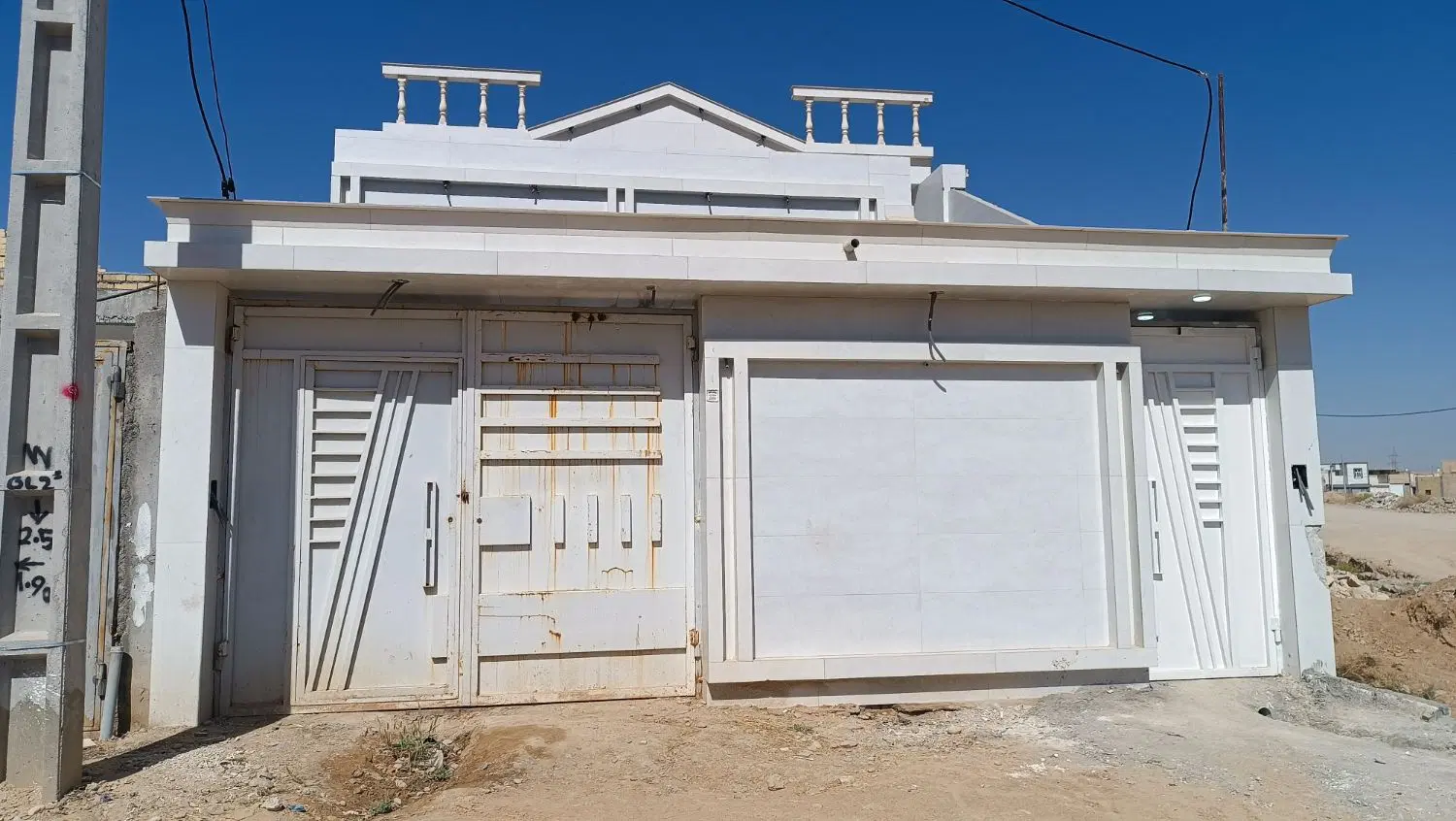 خانه ویلای بزرگ جهت انباری ومسکونی