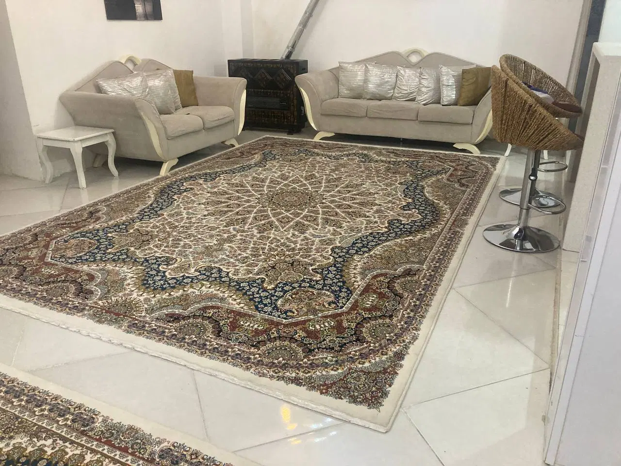 واحد ویلایی حیاط دار  و دنج