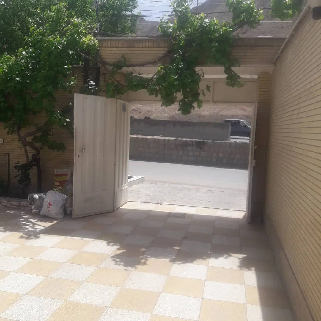 ۱۲۳متر ویلایی درب حیاط فقط جهت ساخت وساز