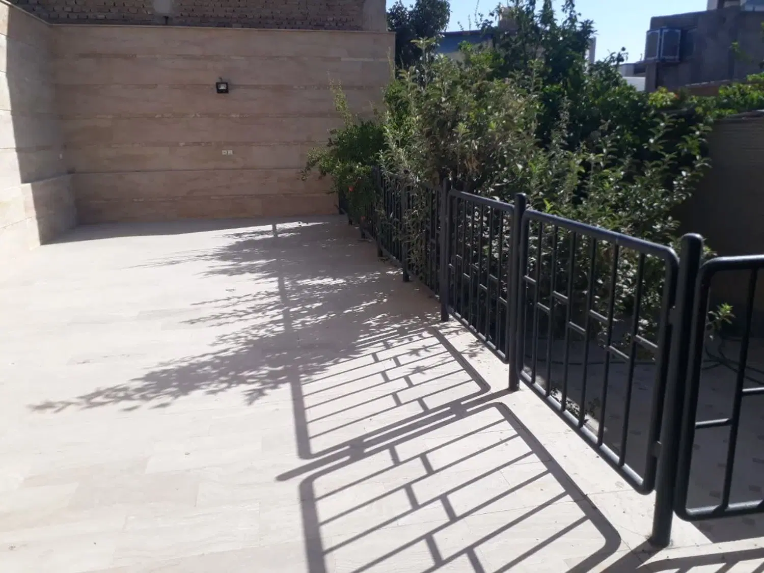 خانه ویلایی موقعیت خوب ۲۴ آذر