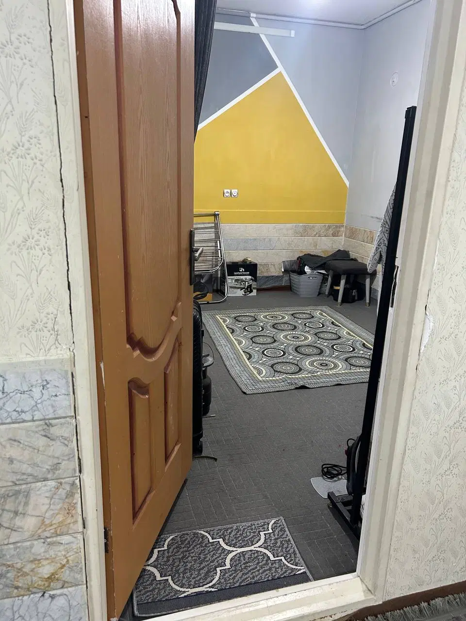 100متری زیرزمین گلخونه ای پر نور