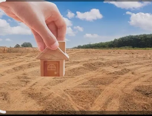 ۳۰۰ متر زمین با کاربری مسکونی